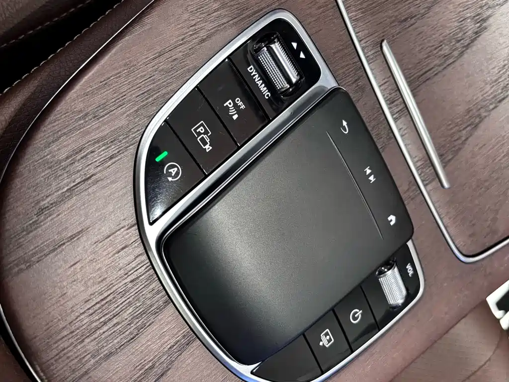 Mercedes-Benz E-Class 2022 — фото 19