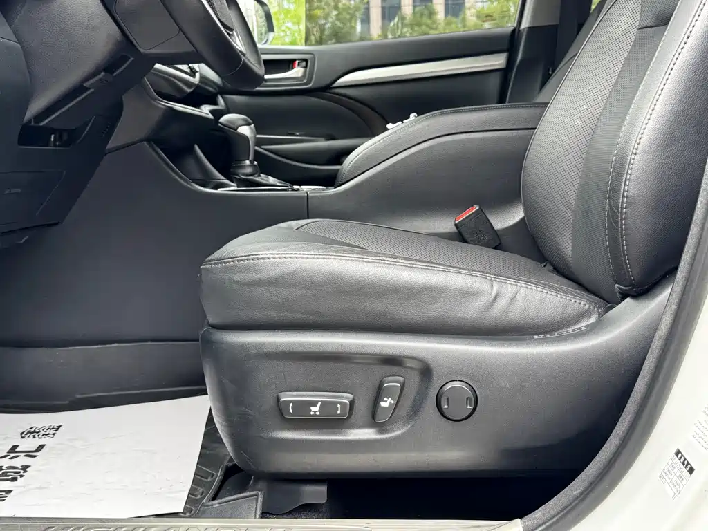 Toyota Highlander 2017 — фото 13