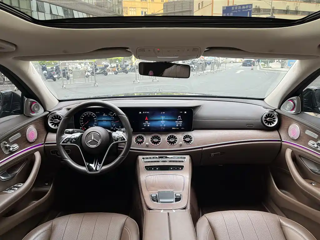 Mercedes-Benz E-Class 2023 — фото 11