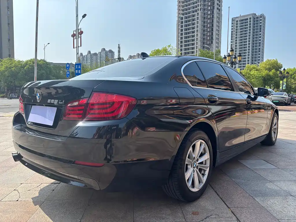 BMW 5 Series 2013 — фото 23