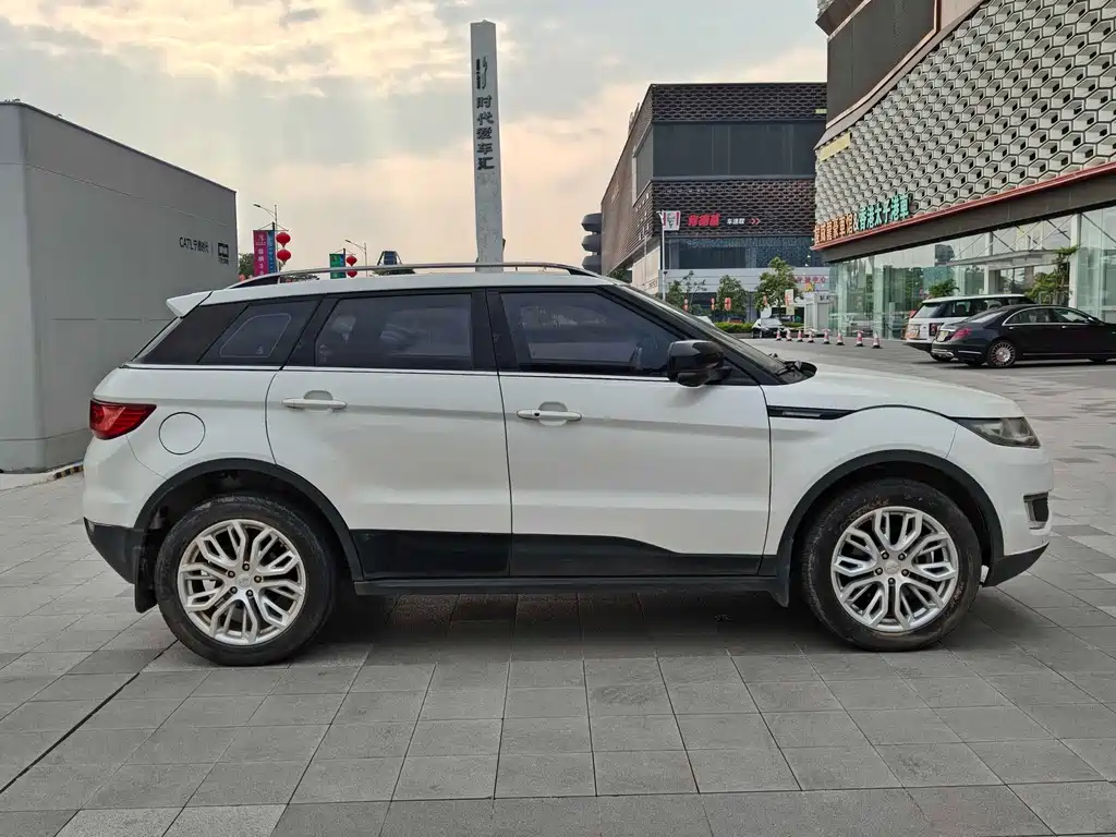 Landwind X7 2015 — фото 16