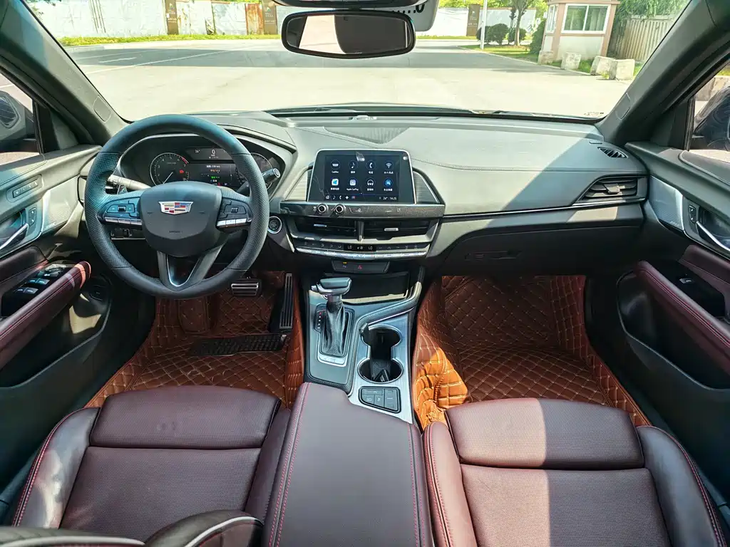 Cadillac CT4 2021 — фото 13