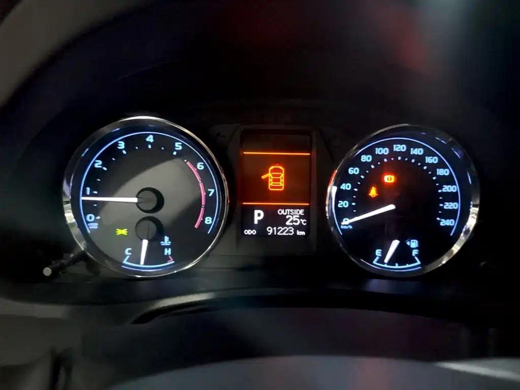 Toyota Corolla 2018 — фото 12