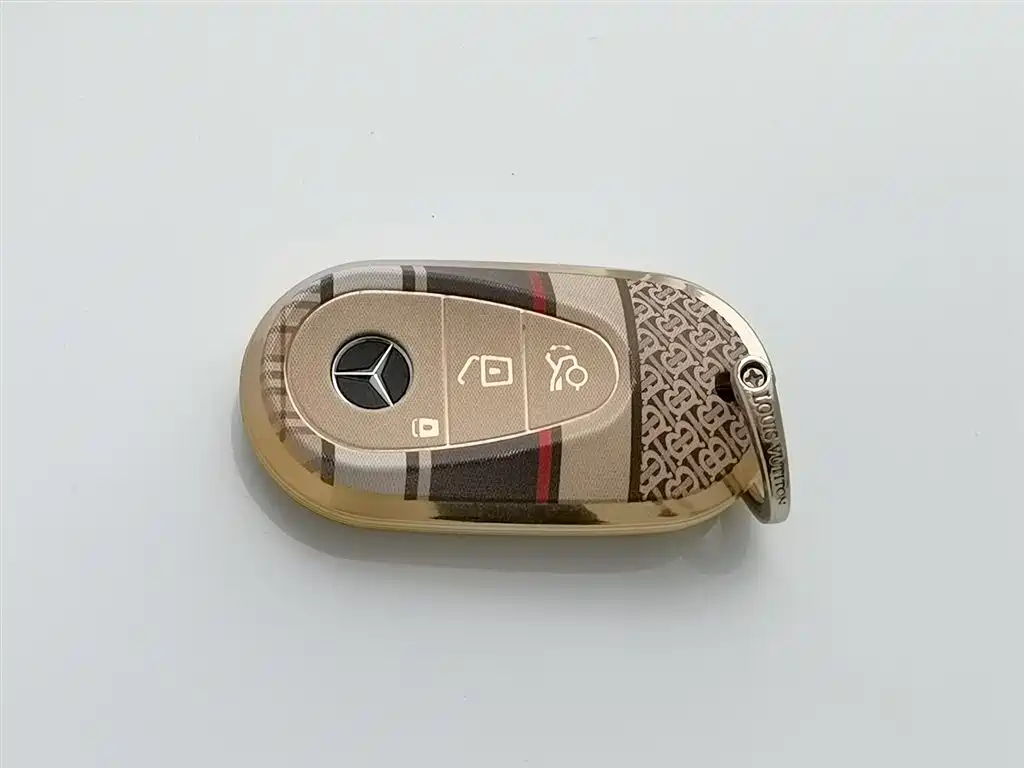 Mercedes-Benz C-Class 2023 — фото 19