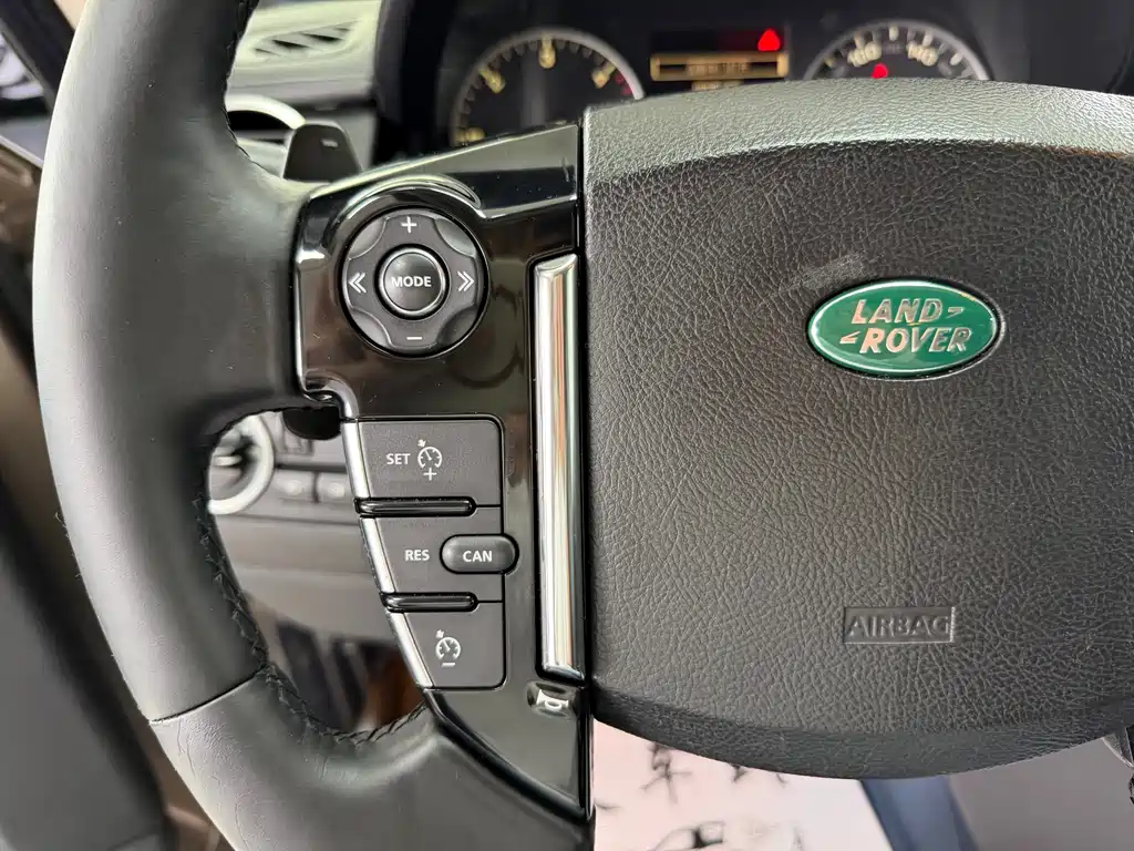 Land Rover Discovery 2013 — фото 18