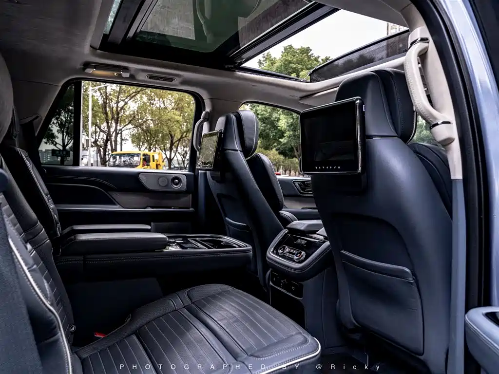 Lincoln Navigator 2020 — фото 15