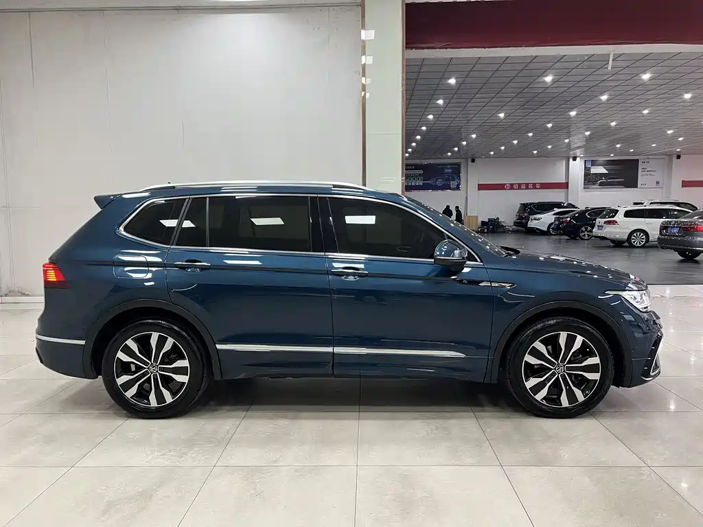 Volkswagen Tiguan L 2022 — фото 14