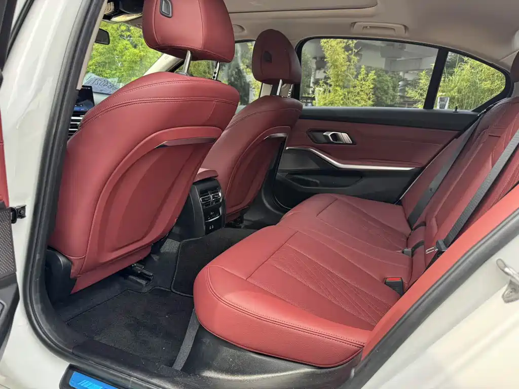 BMW 3 Series 2024
