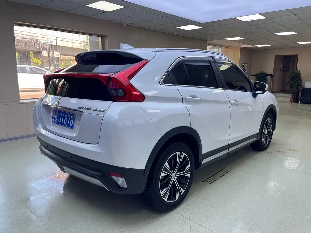 Mitsubishi Eclipse Cross 2021 — фото 14
