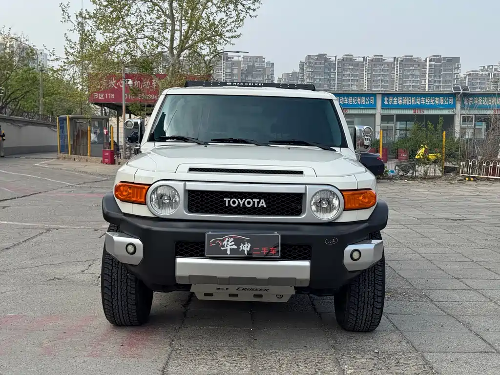 Toyota FJ Cruiser 2024 — фото 10