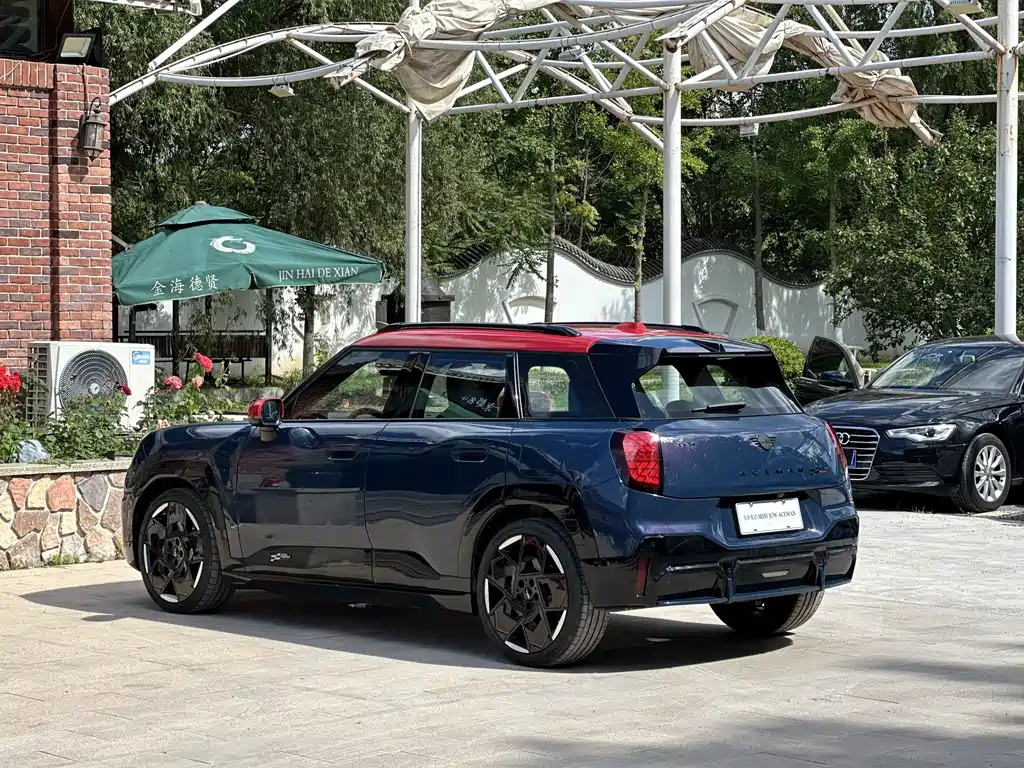 MINI JCW Aceman EV — фото 6
