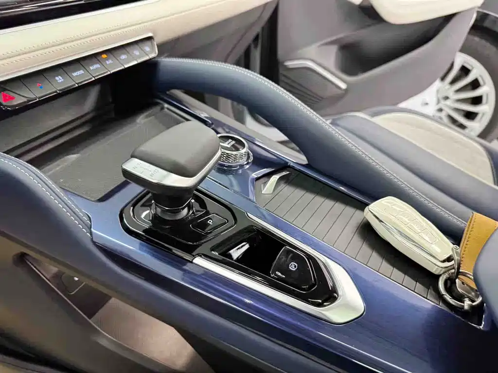 Geely Xingyue L 2023 — фото 12