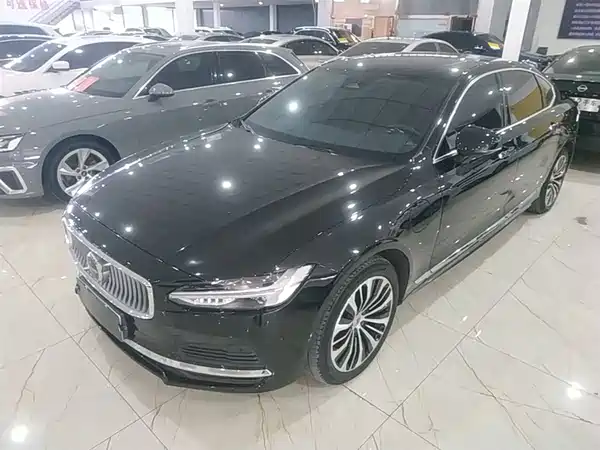Volvo S90 Plug-In Hybrid 2023