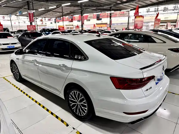 Volkswagen Sagitar 2021