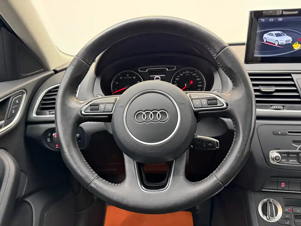 Audi Q3 2014 — фото 13