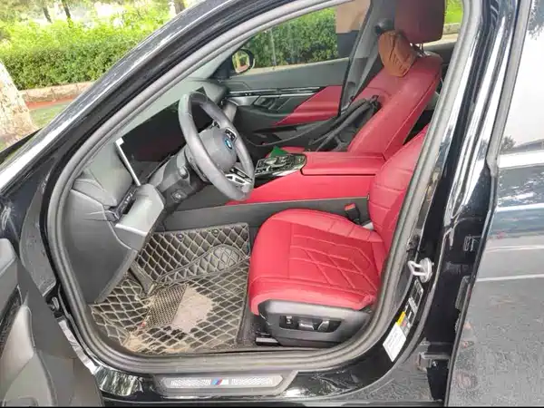 BMW i5 2025