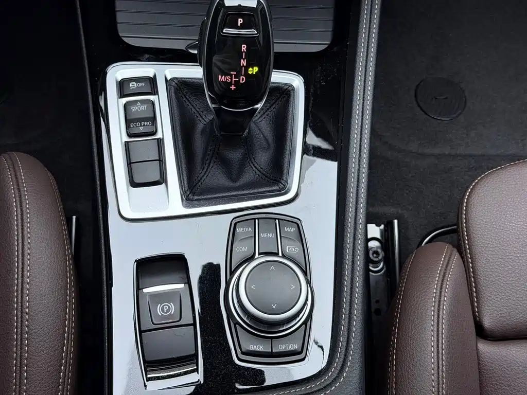 BMW 1 Series 2023 — фото 15