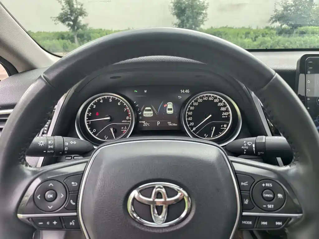 Toyota Camry 2023 — фото 16