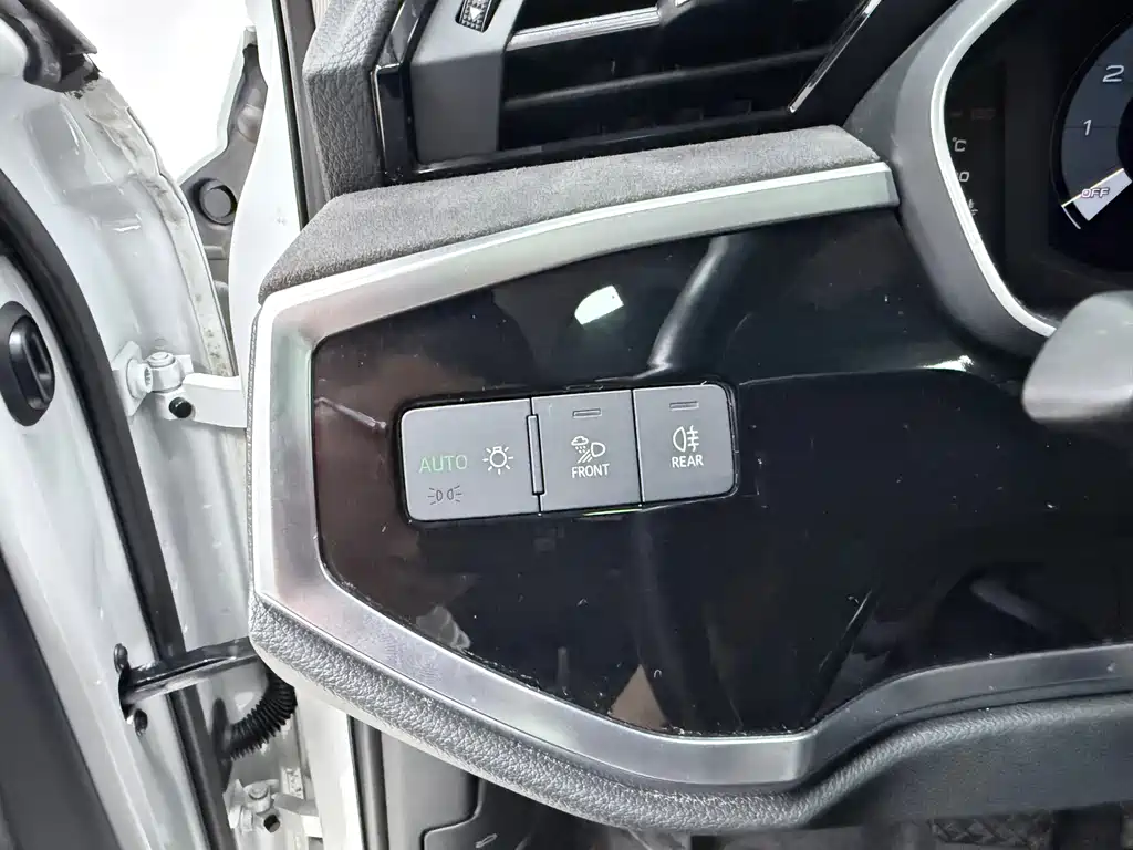 Audi Q3 2023 — фото 18