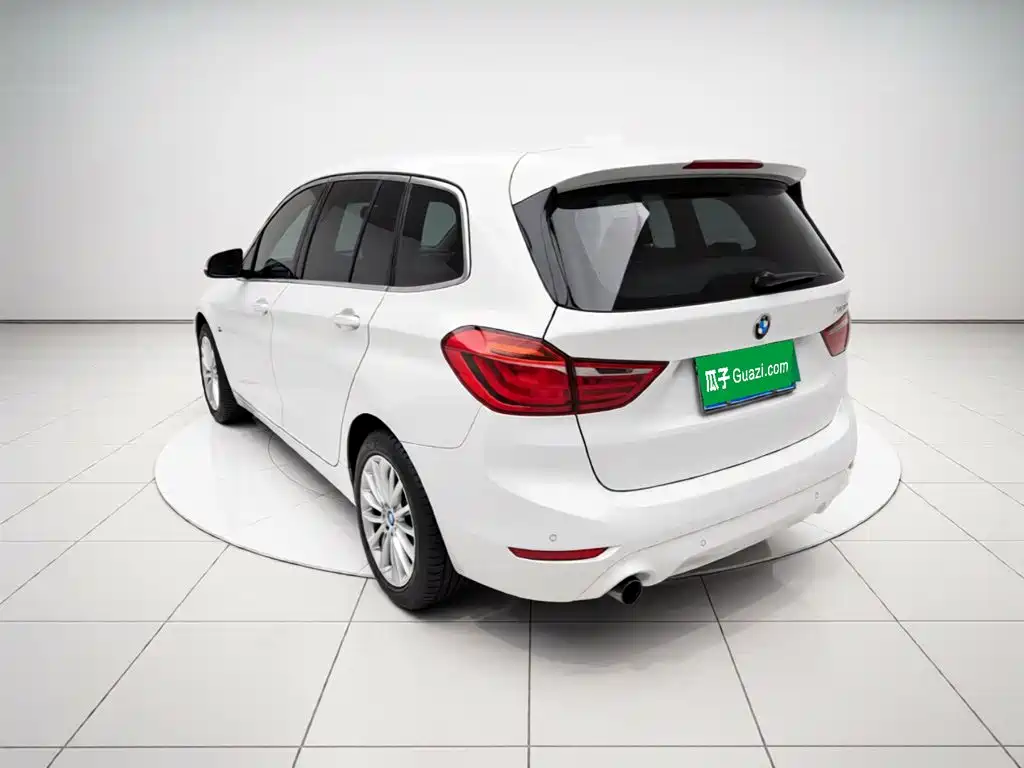BMW 2 Series Wagon 2018 — фото 4