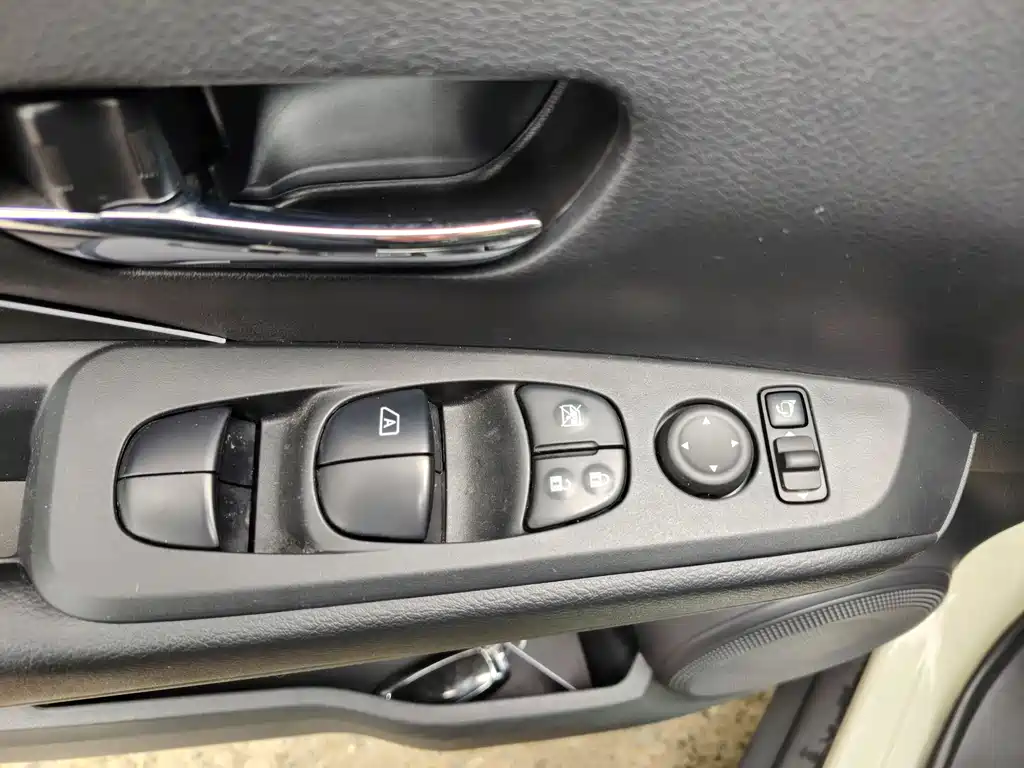 Nissan Kicks 2023 — фото 15