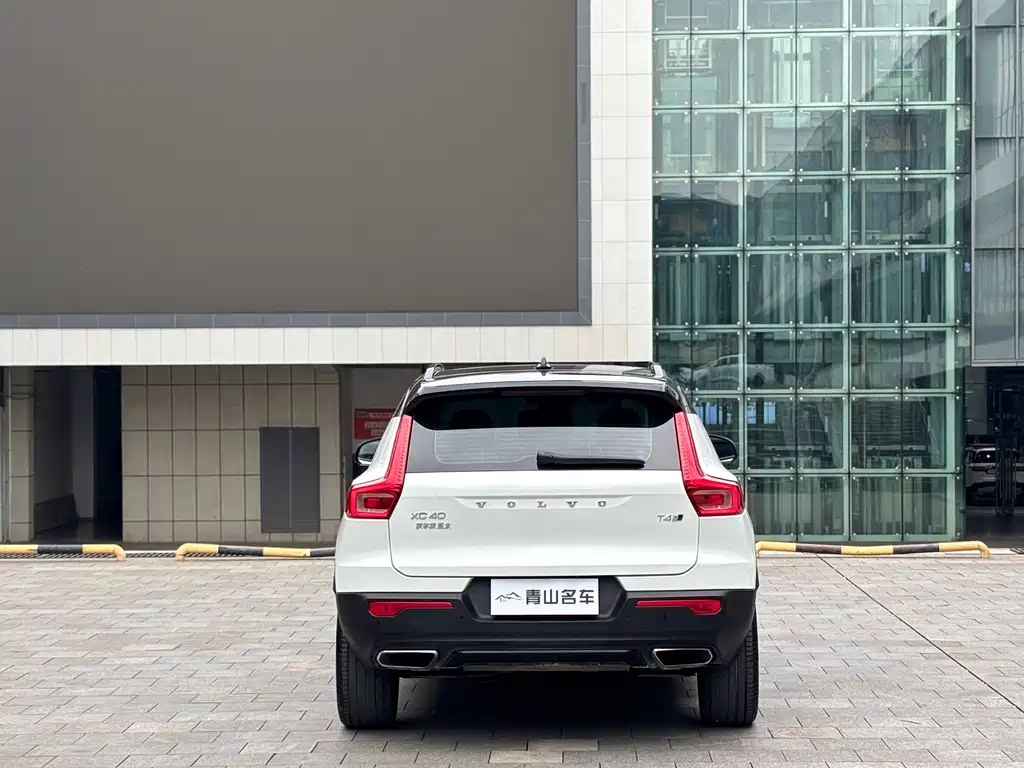 Volvo XC40 2019 — фото 14