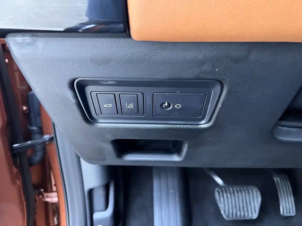 Land Rover Discovery 2018 — фото 35