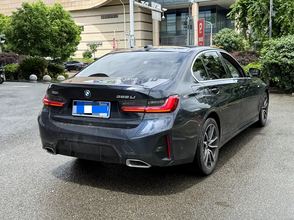 BMW 3 Series 2025 — фото 19