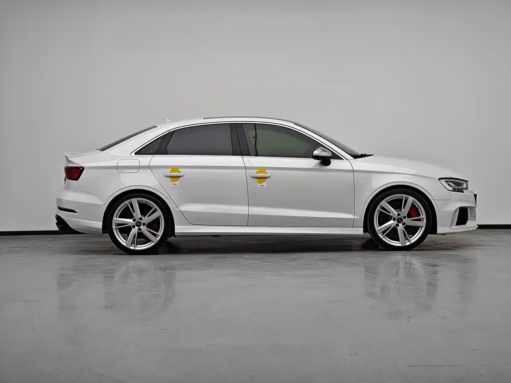 Audi RS 3 2019 — фото 10