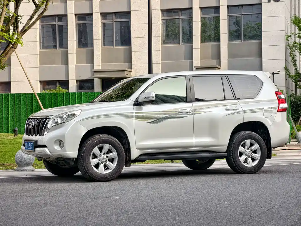 Toyota Prado 2014 — фото 1