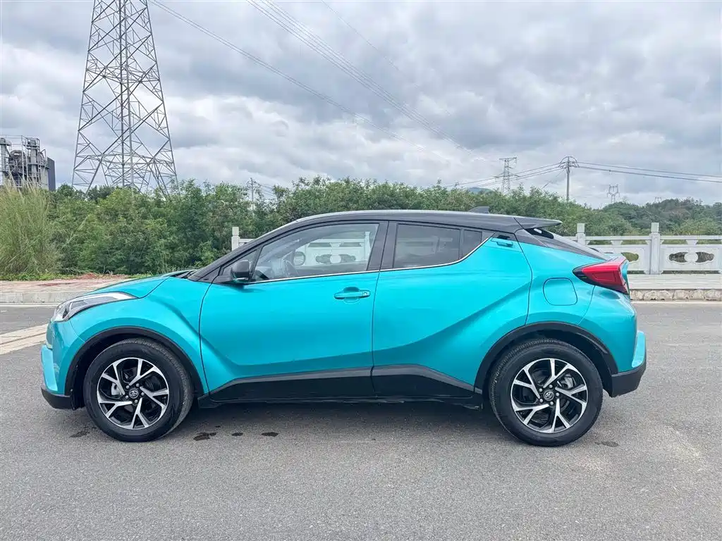 Toyota C-HR 2019 — фото 4