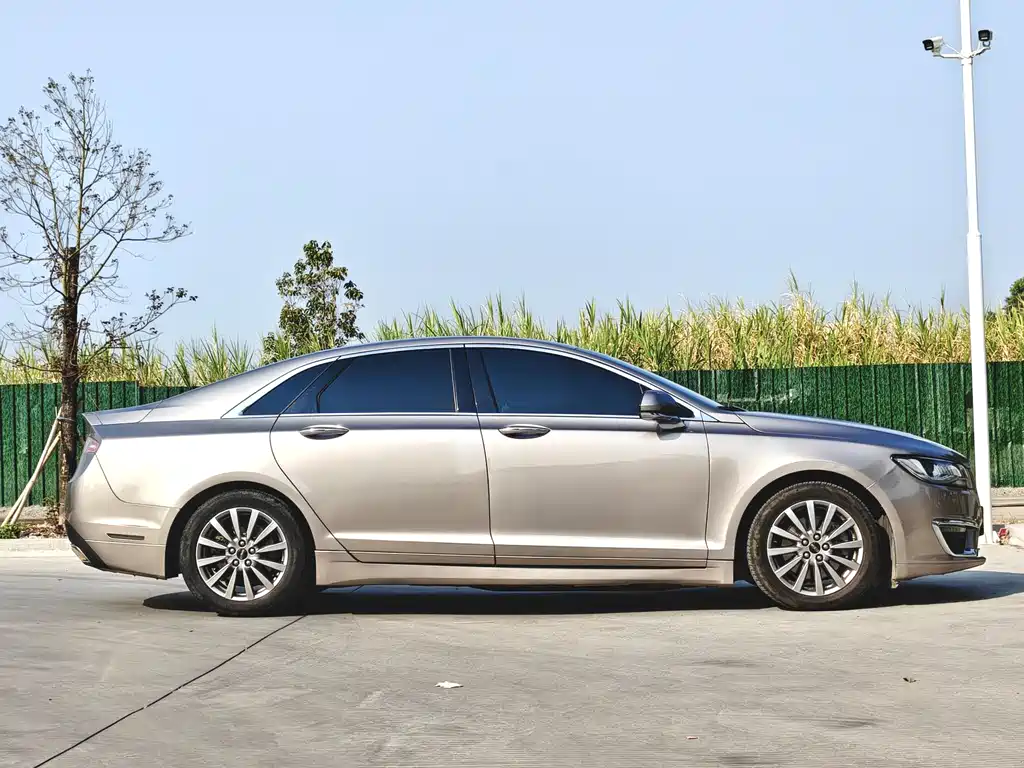 Lincoln MKZ 2019 — фото 4