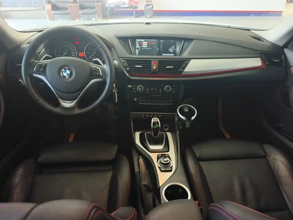 BMW X1 2015 — фото 10