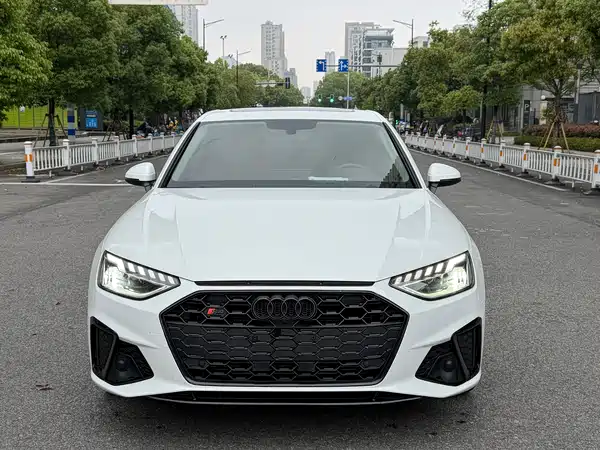 Audi A4L 2020