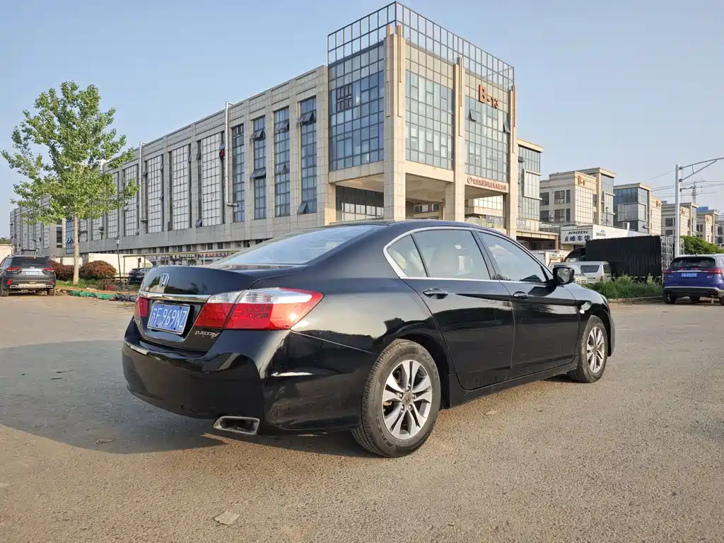 Honda Accord 2014 — фото 15