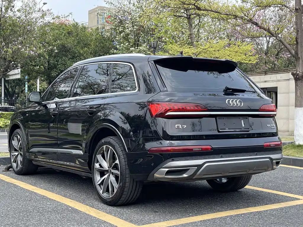 Audi Q7 2021 — фото 4