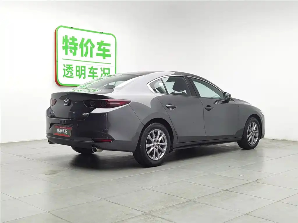 Mazda 3 Axela 2022 — фото 2