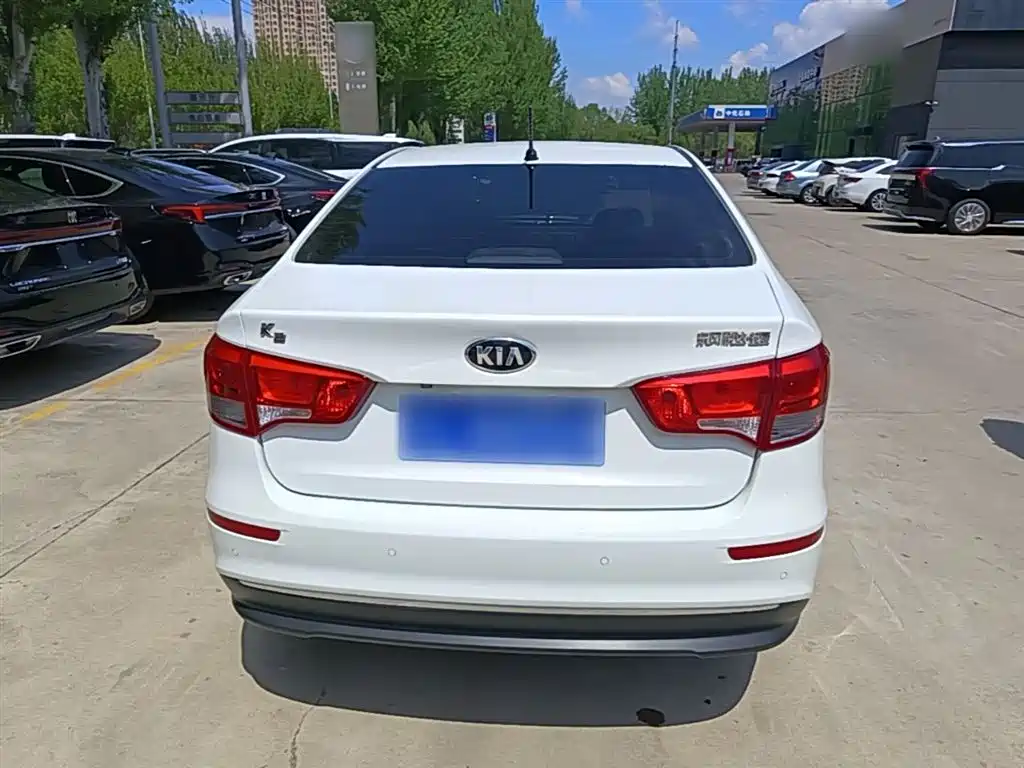 Kia K2 2015 — фото 6
