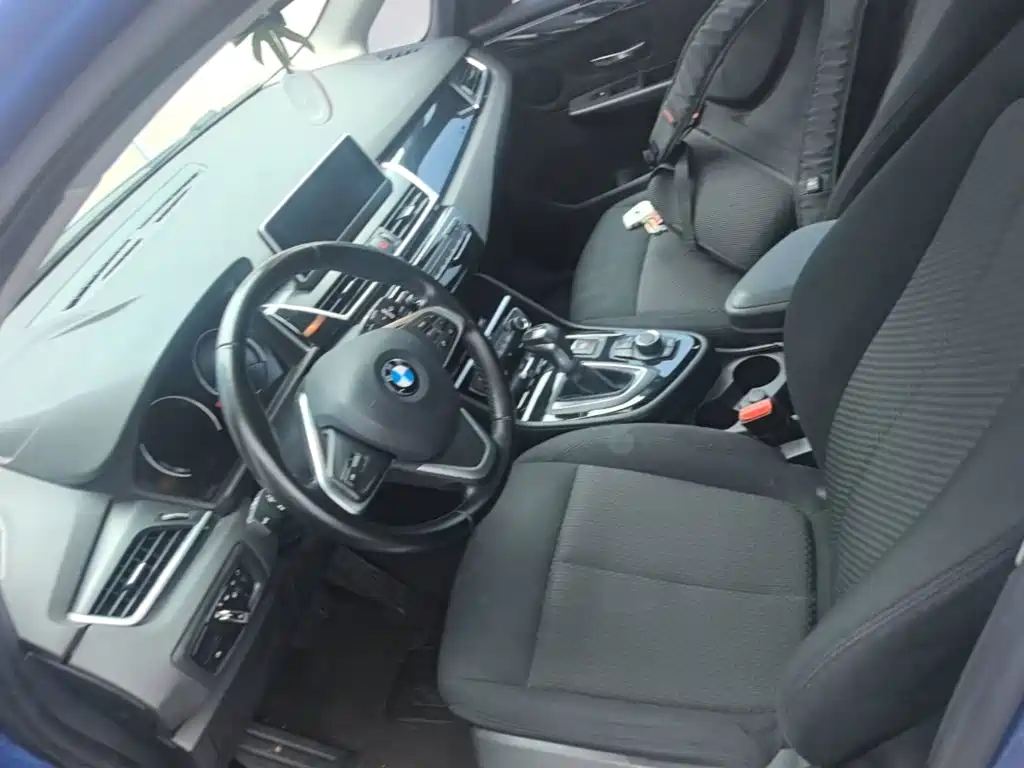 BMW 2 Series Active Tourer 2019 — фото 15