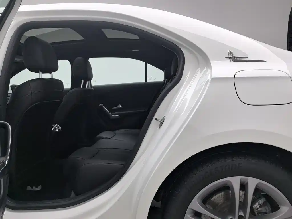 Mercedes-Benz A-Class 2019 — фото 15