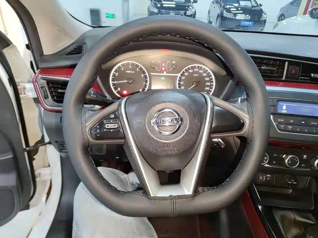 Nissan Bluebird 2018 — фото 11