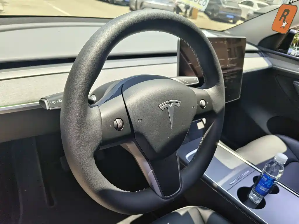 Tesla Model Y 2023 — фото 6