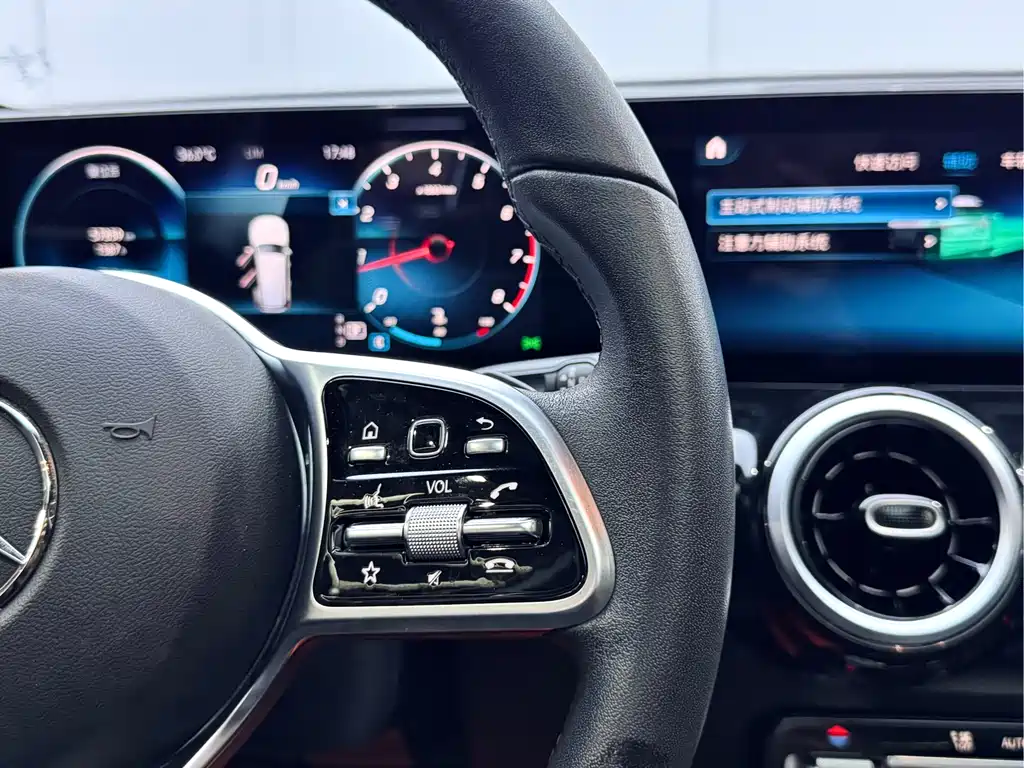 Mercedes-Benz GLB 2022 — фото 20