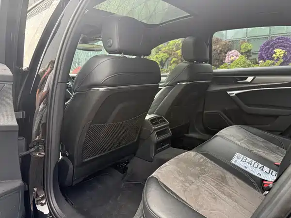 Audi A6L 2022