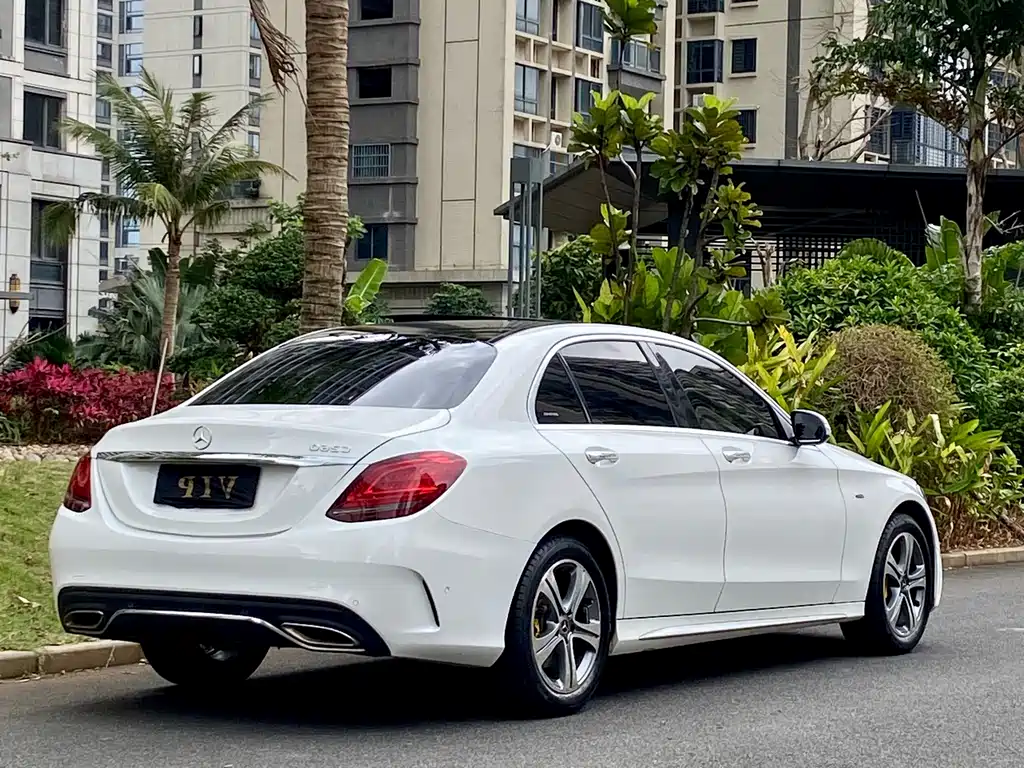 Mercedes-Benz C-Class 2019 — фото 16