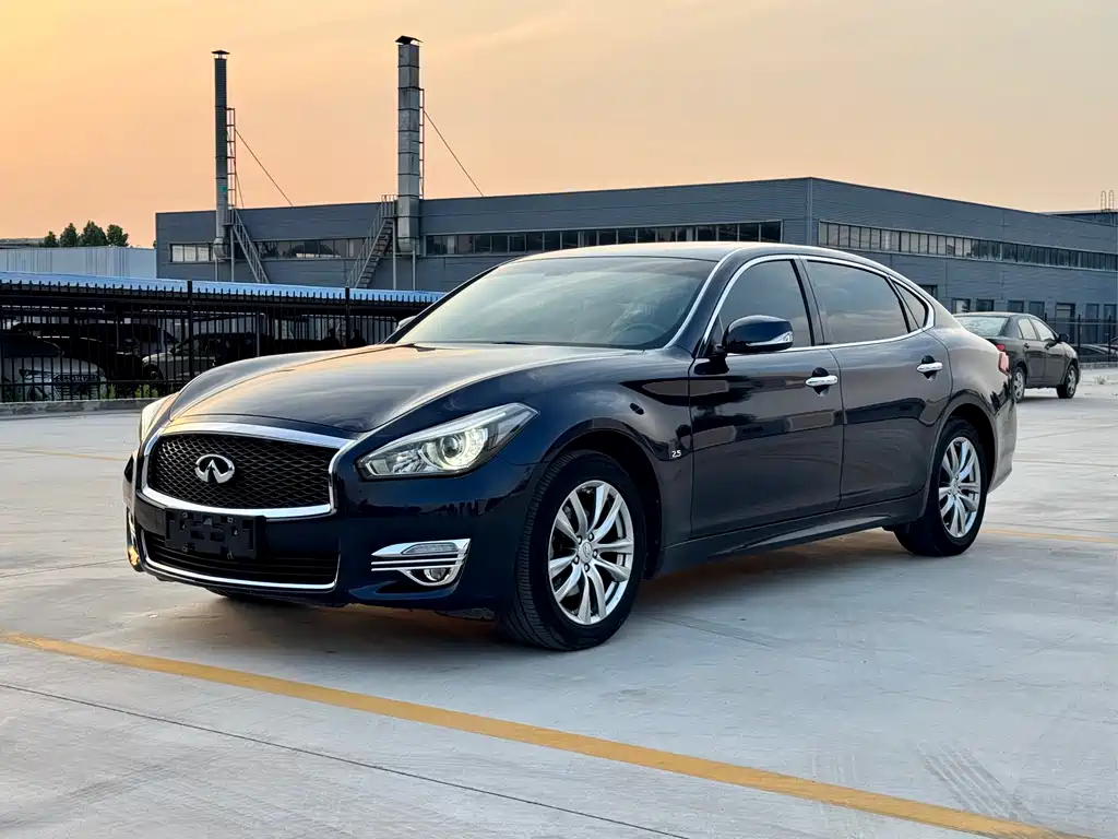 Infiniti Q70 2018 — фото 2