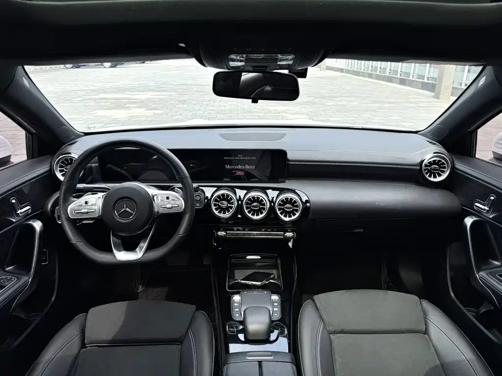 Mercedes-Benz A-Class 2023 — фото 6