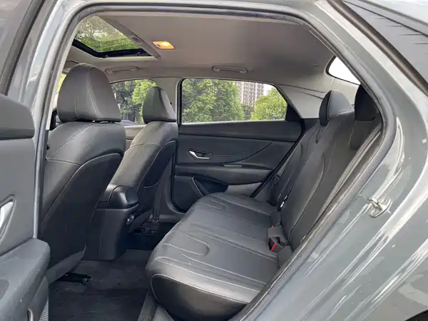 Hyundai Elantra 2021