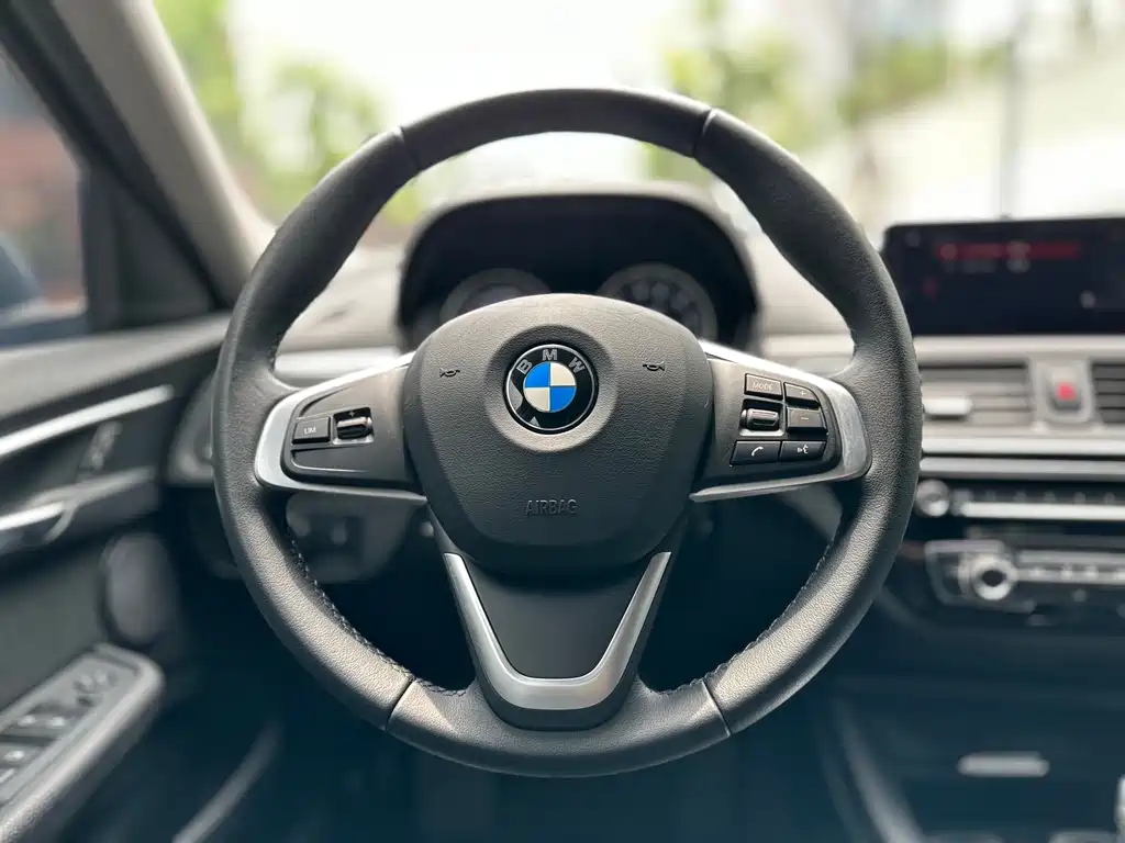 BMW 1 Series 2020 — фото 21