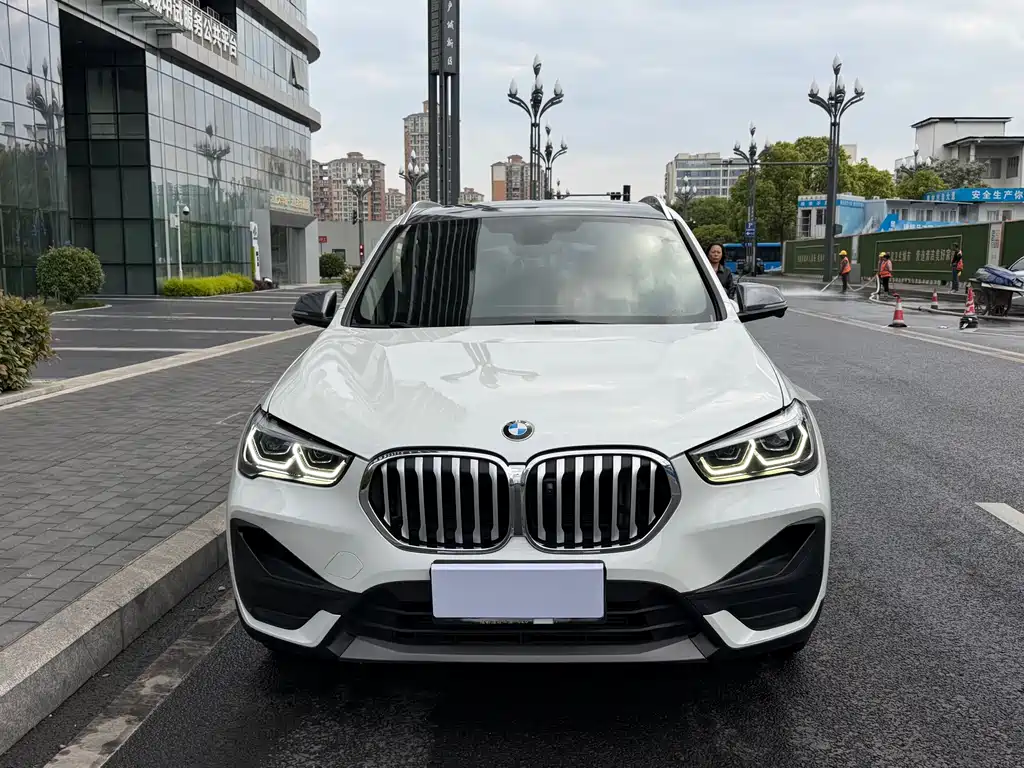 BMW X1 2021 — фото 12